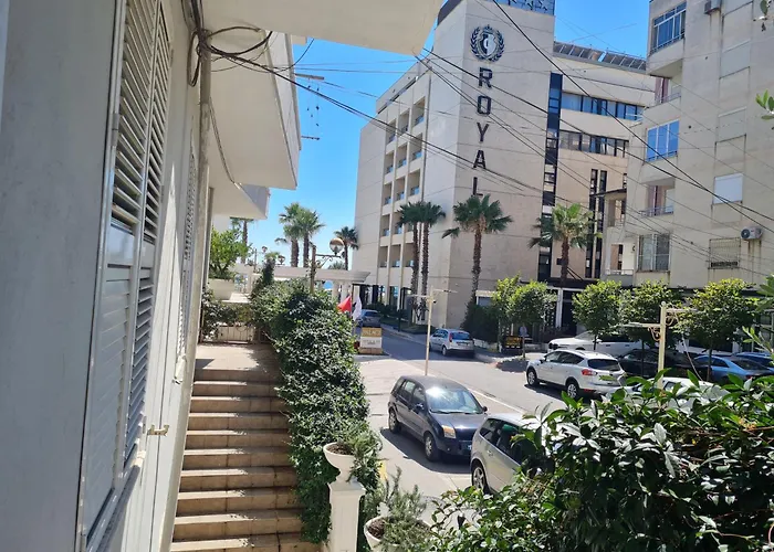 Апартаменты Sara-el Seaside *