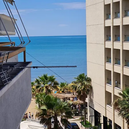Sara-El Seaside Apartment Durres *