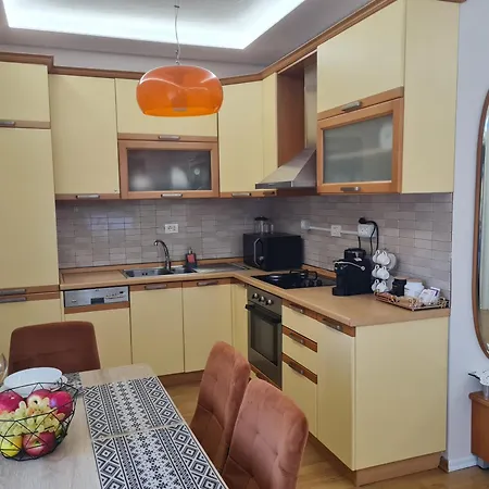 Sara-el Seaside Apartman *